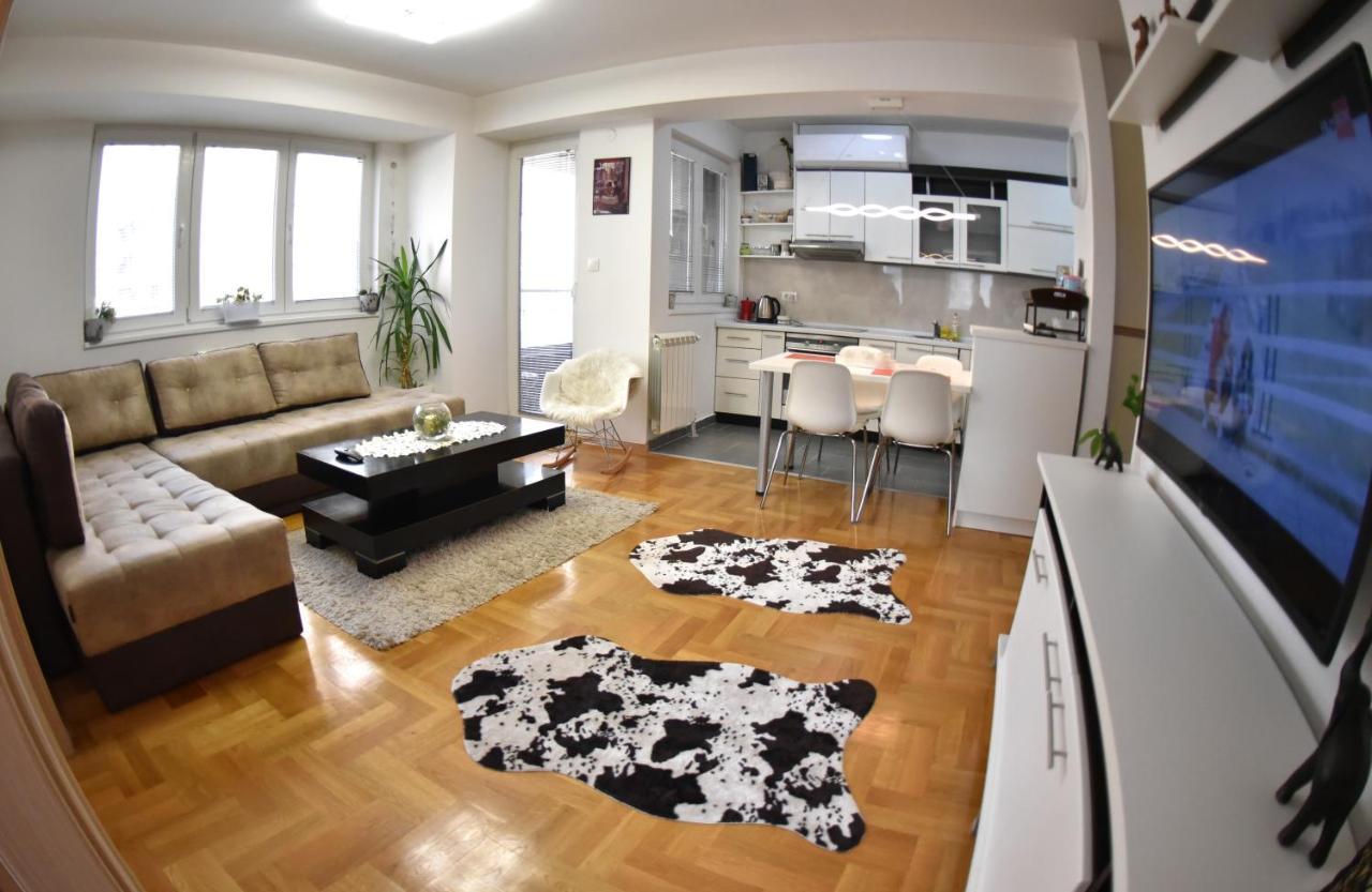 Appartement Modern & Cozy à Skopje Extérieur photo